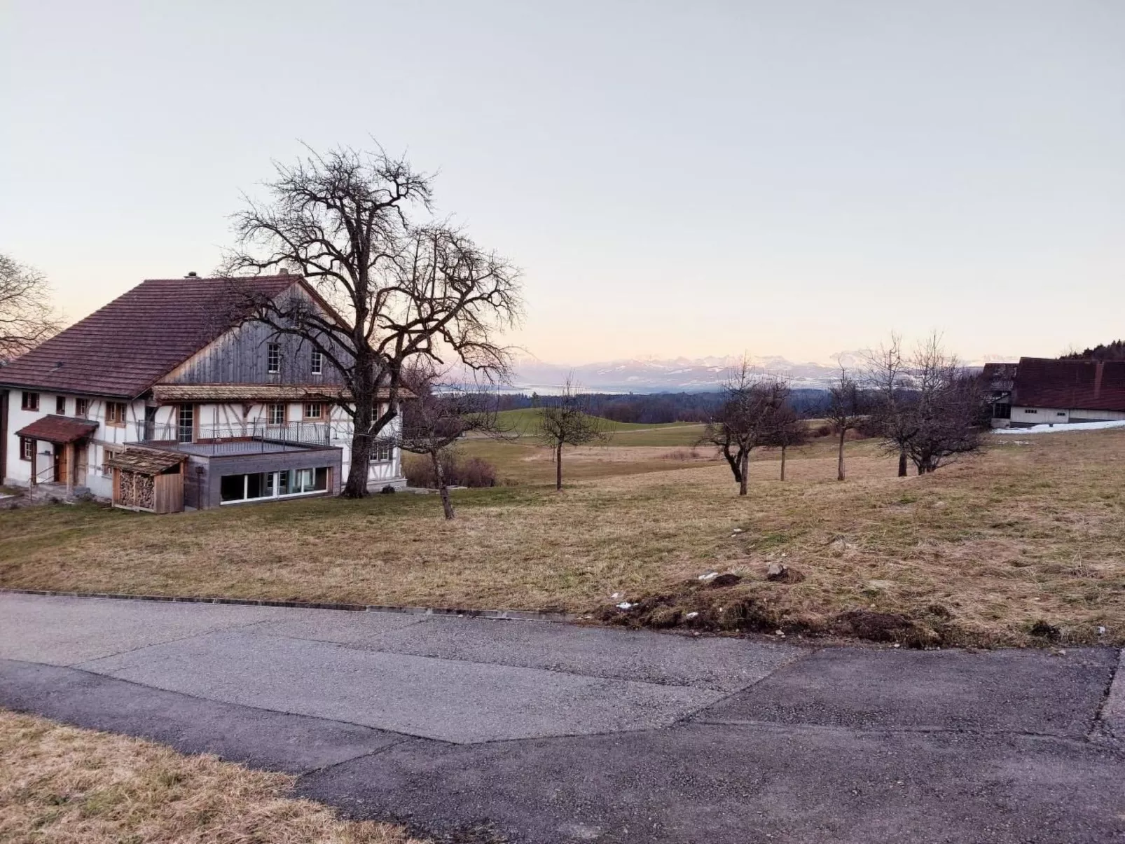Historisches Riegel-Doppelbauernhaus