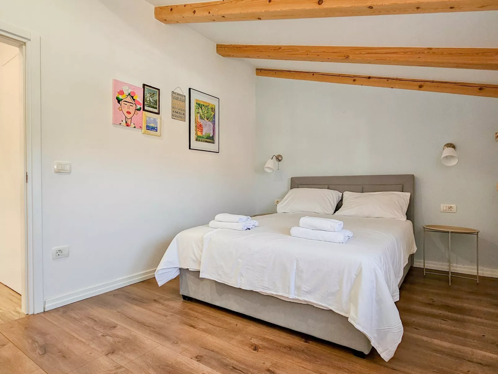 "Lara A4" mit Balkon-Binnen