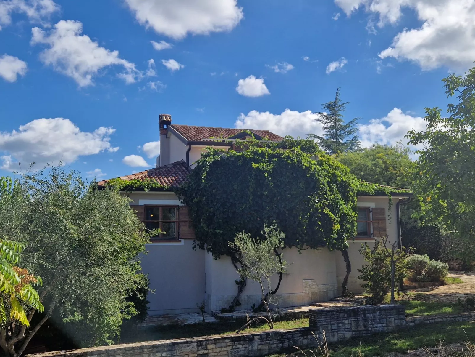 Freistehende Villa mit Garten und privatem Pool