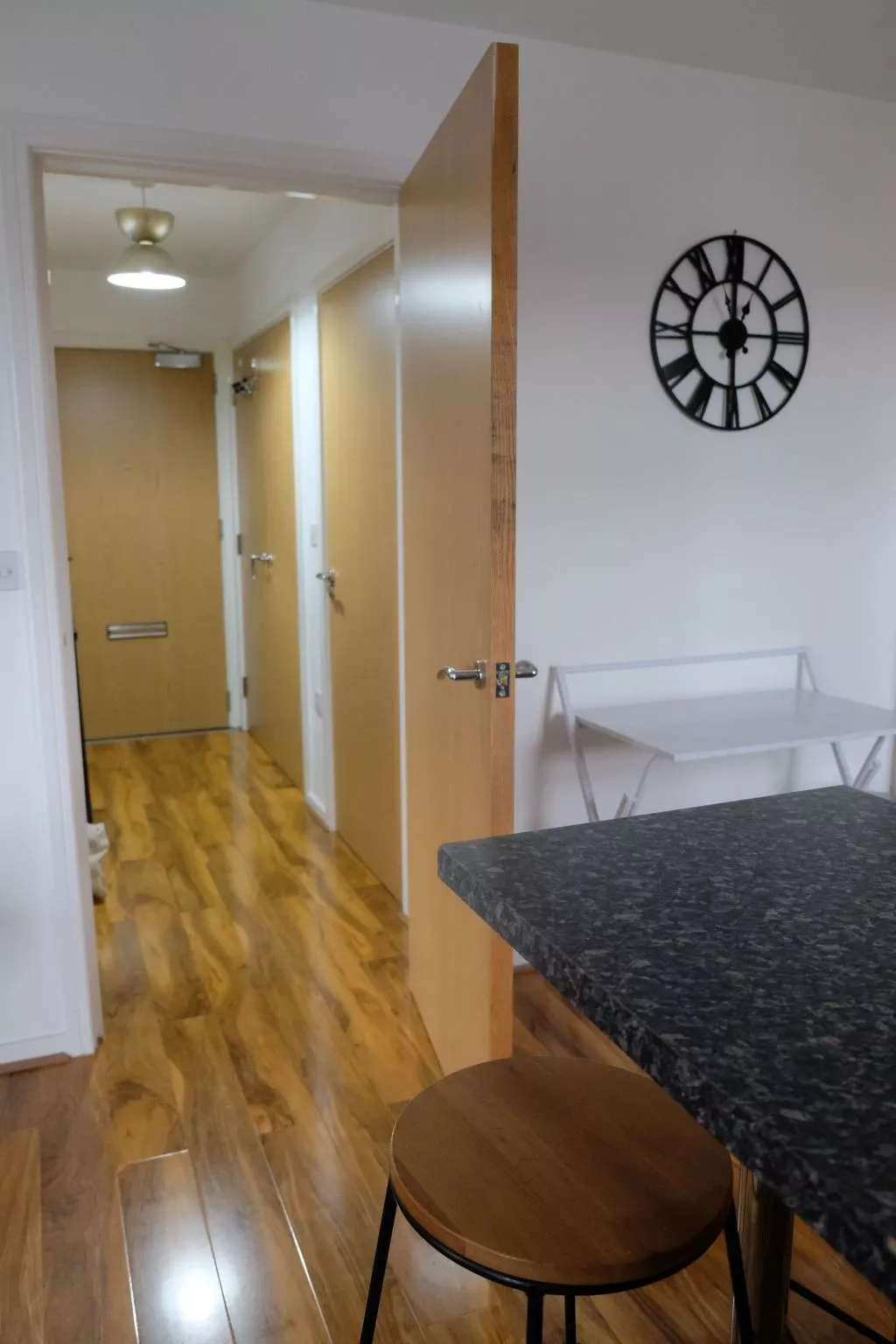 1-Schlafzimmer-Wohnung, 3 Gäste mit Parkplatz und Wi-Fi-Image-tags.info