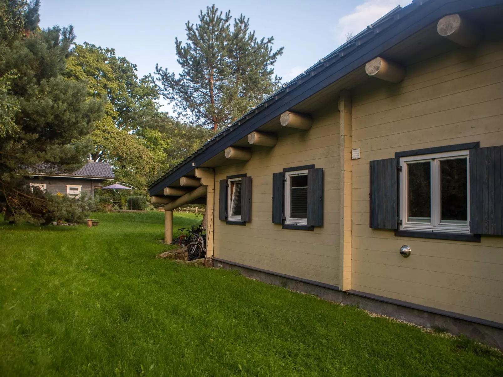 Haus des Kreises-Buiten