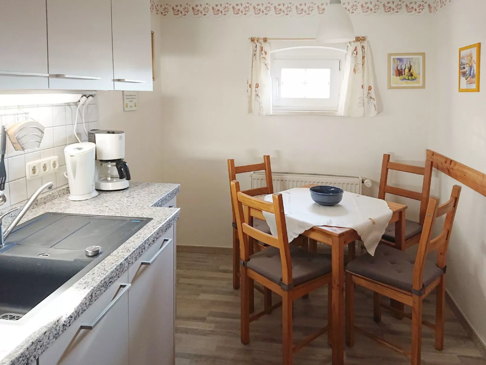 Mit Garten, Weinlaube und Aussenpool