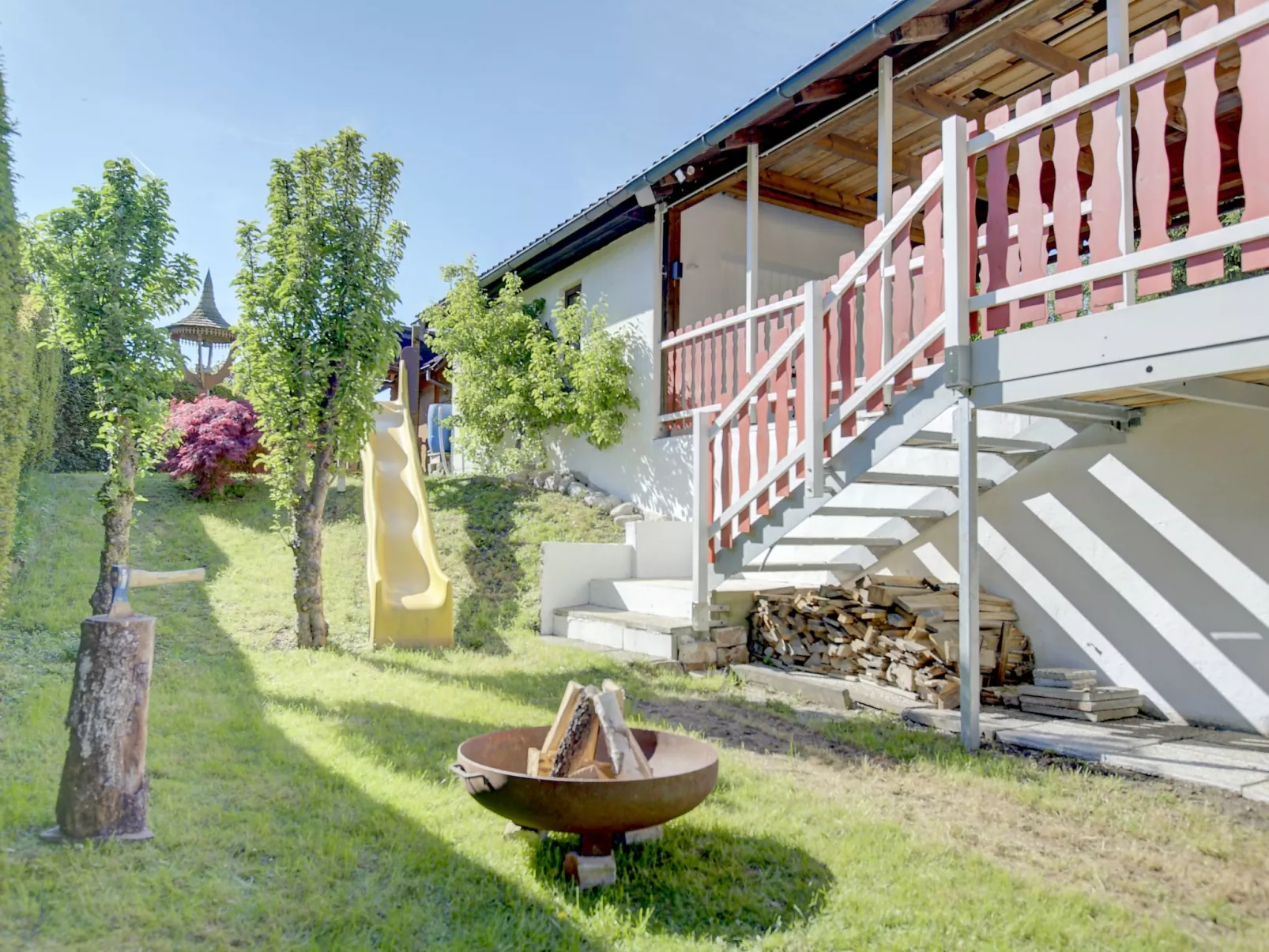 Gemütlicher Bungalow-Buiten