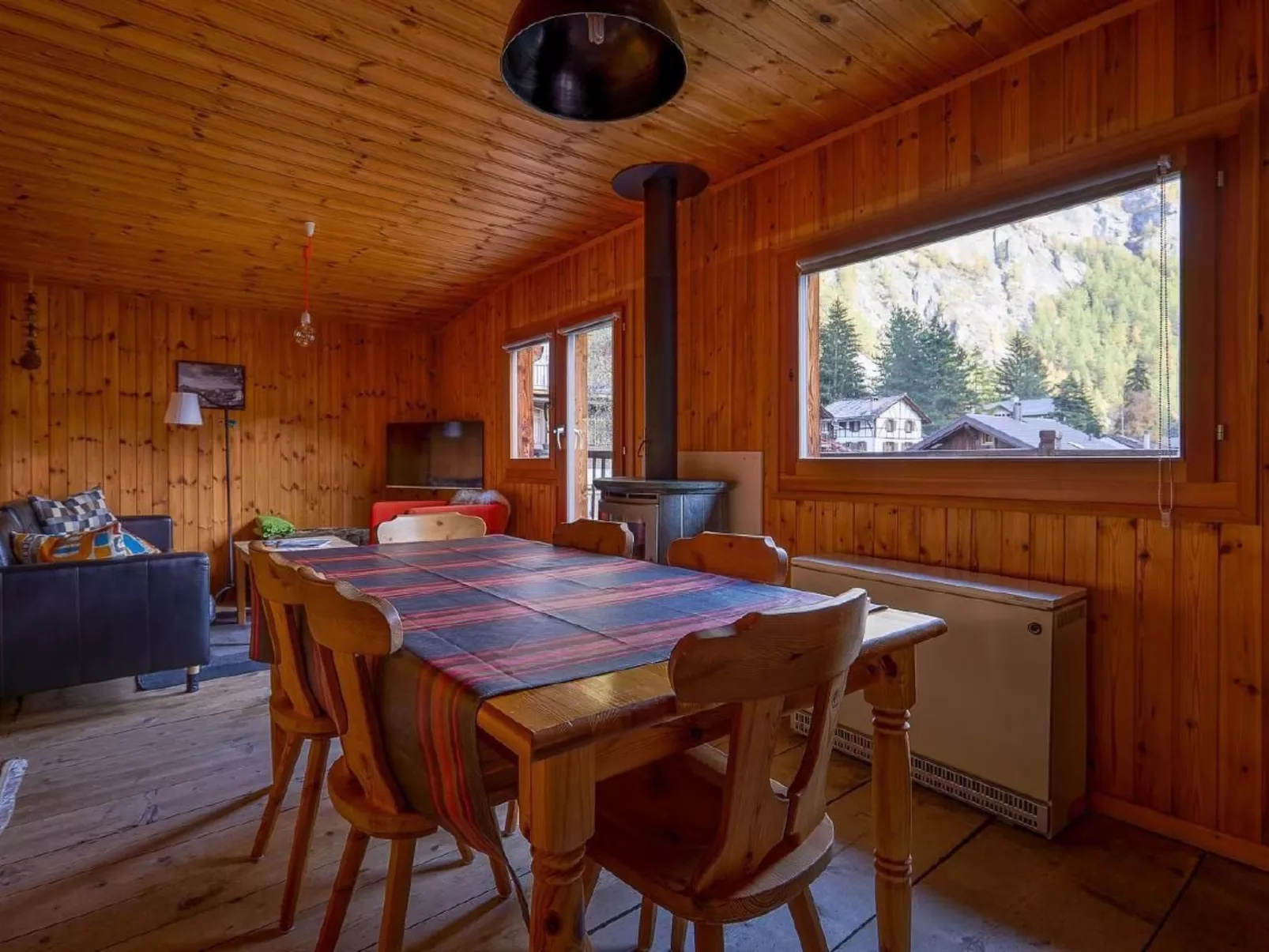 "Base Camp Evolène"