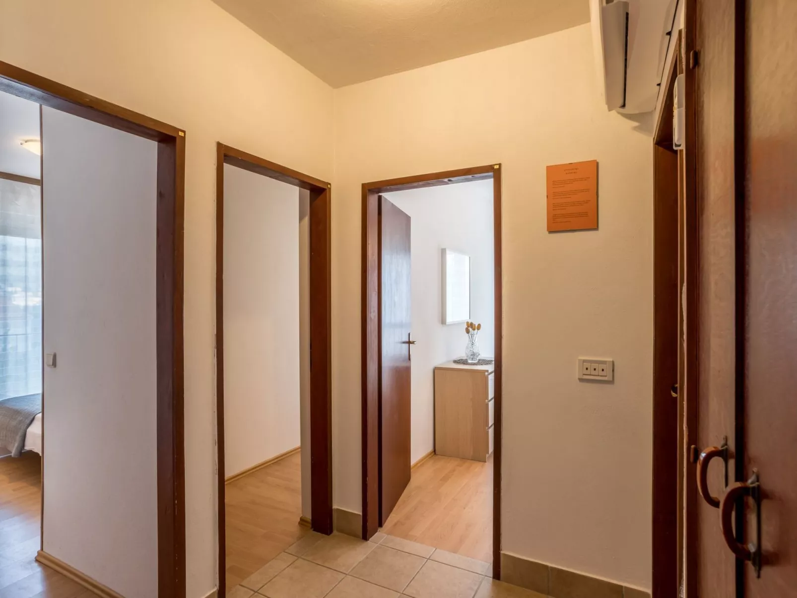 Komplex Oliva mit Pool und großem Garten-Image-tags.info