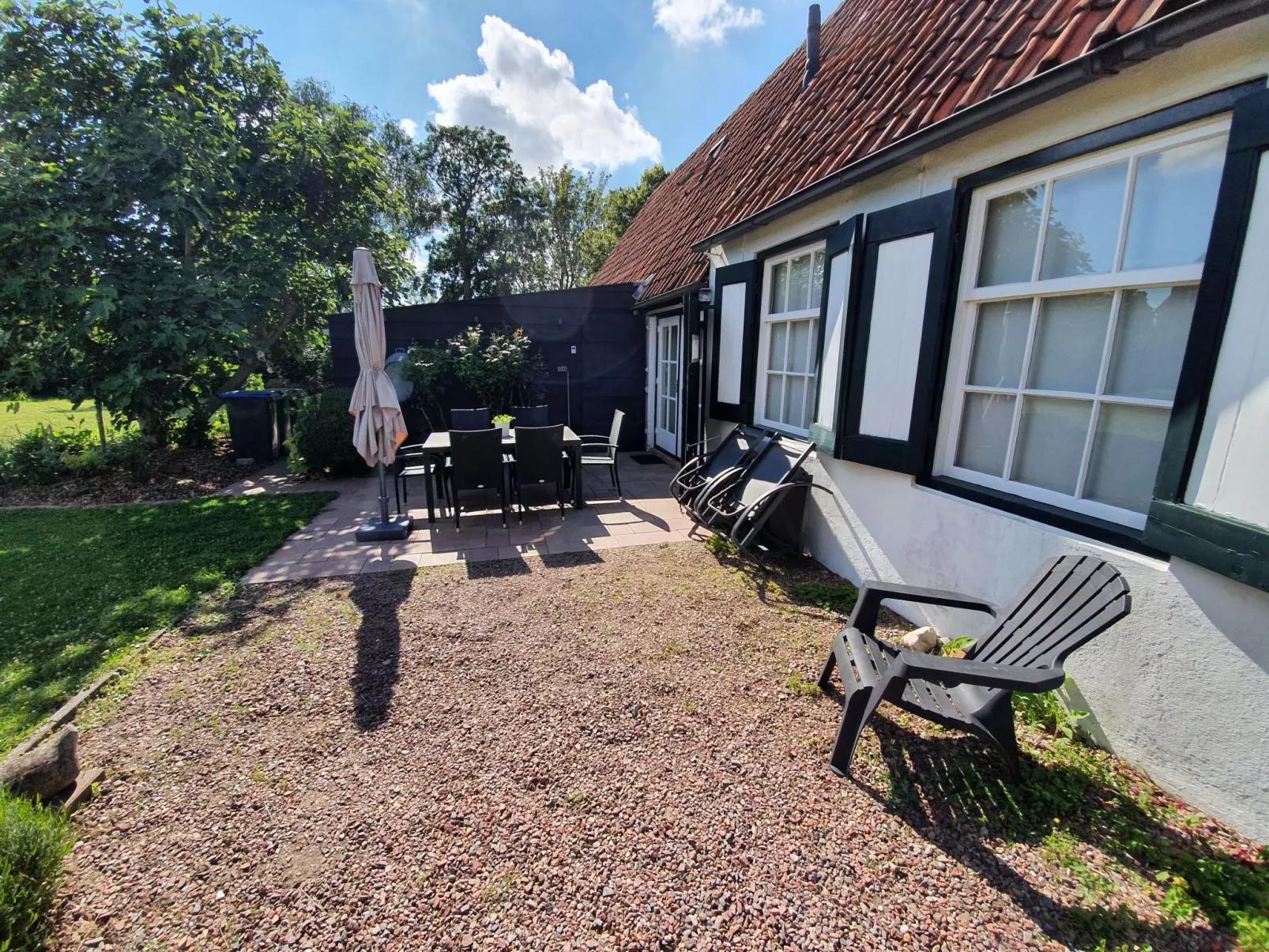 Charmantes Ferienhaus in Gapinge mit Großem Garten-Buiten