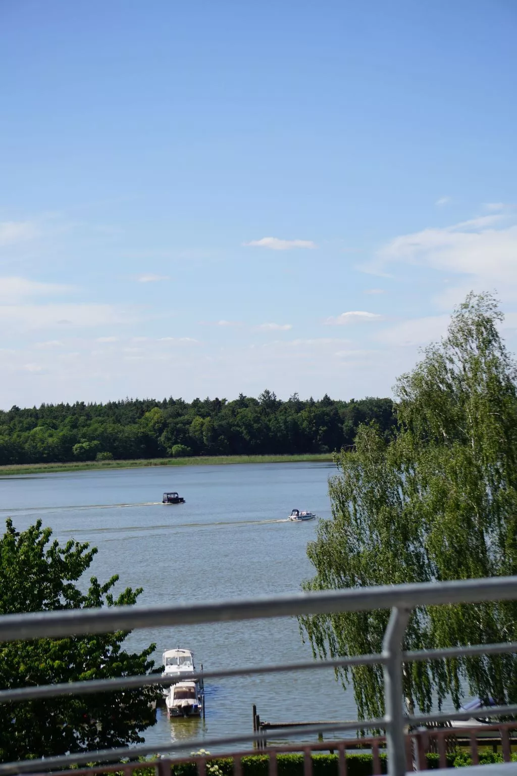 Mit Blick auf das Wasser-Buiten
