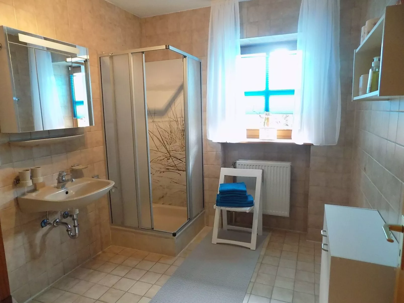 Wohnung mit möblierter Terrasse und Waldblick