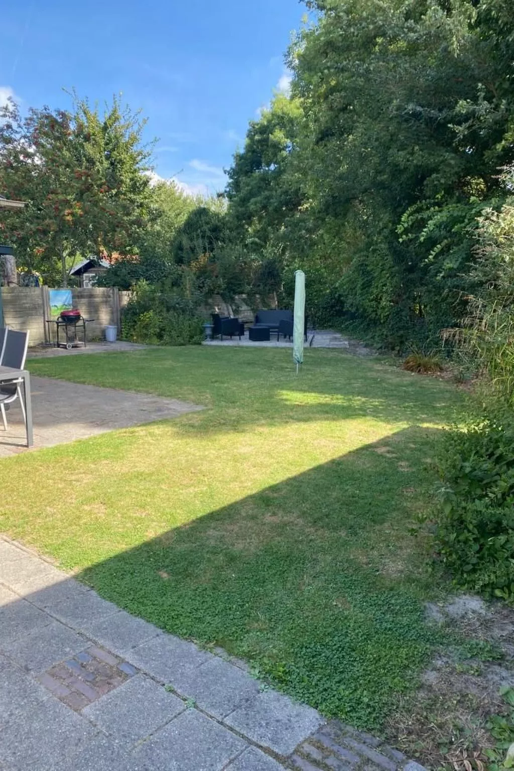 Mit Garten, Grill und Terrasse