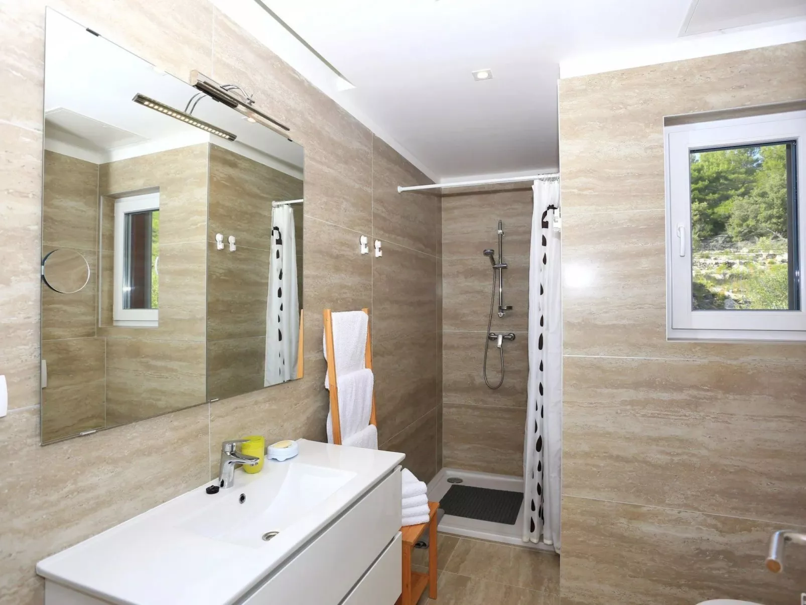 Strandnahe Villa Karmen Adriatica