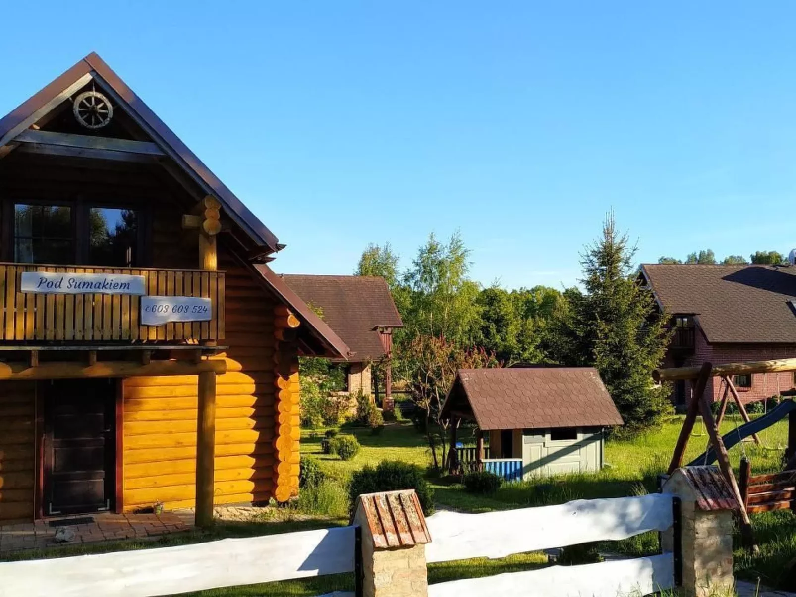 In Dębina mit Grill