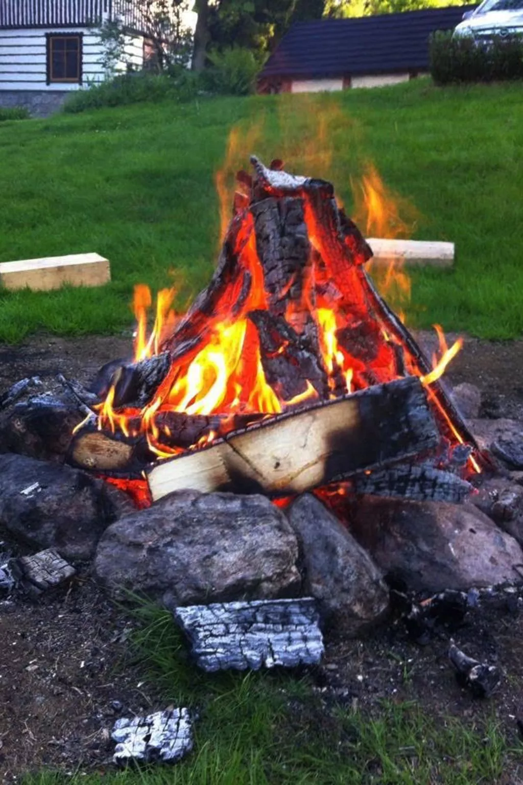 Exklusives Ferienhaus mit Schwimmbad direkt am Wasser-Buiten