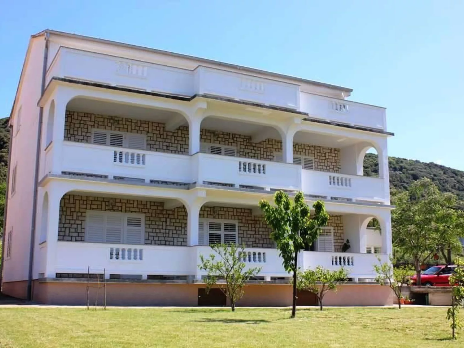 Dachgeschosswohnung auf zwei Etagen mit schönem Meerblick