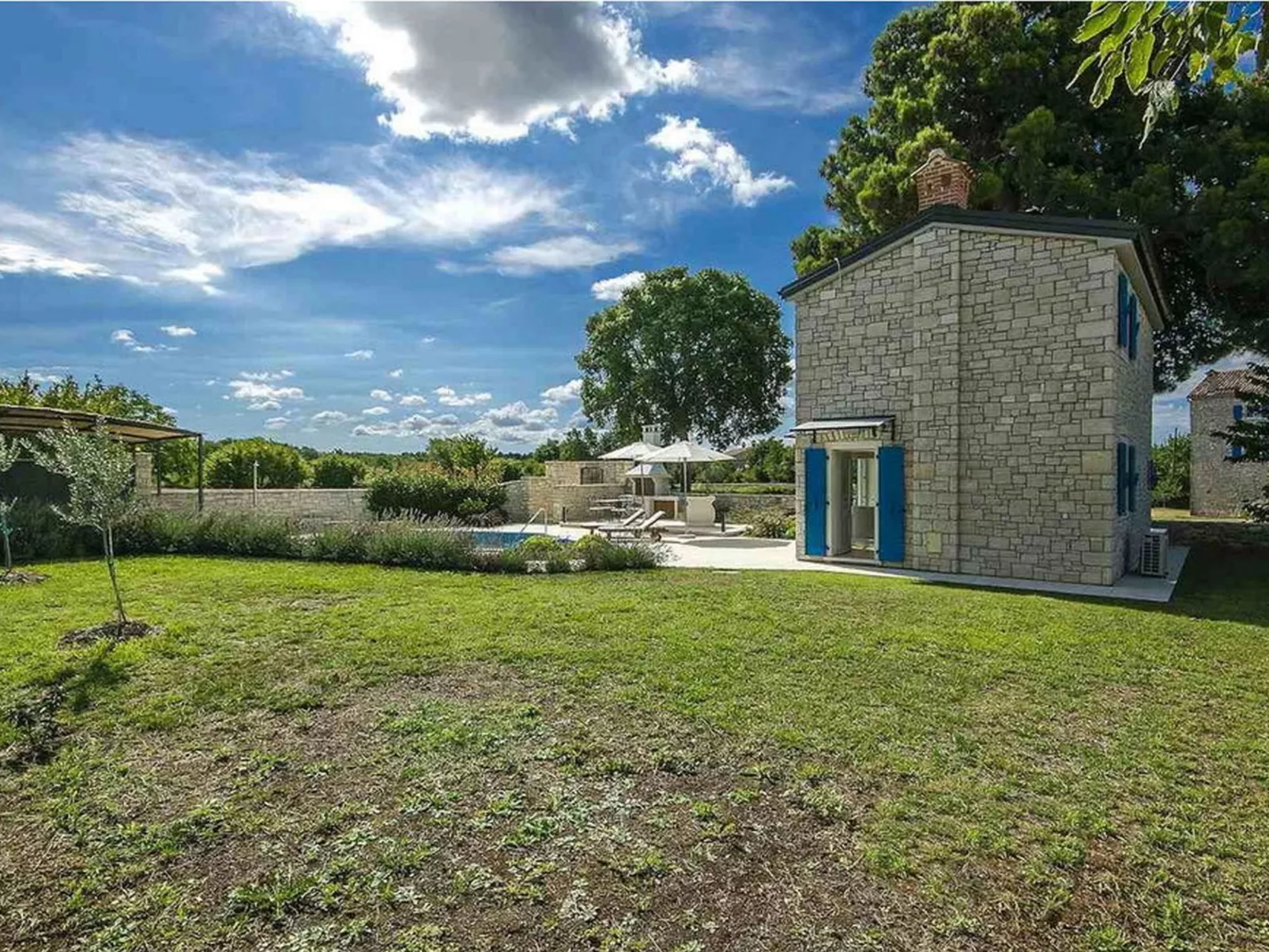 Villa Lenka mit Pool-Image-tags.info