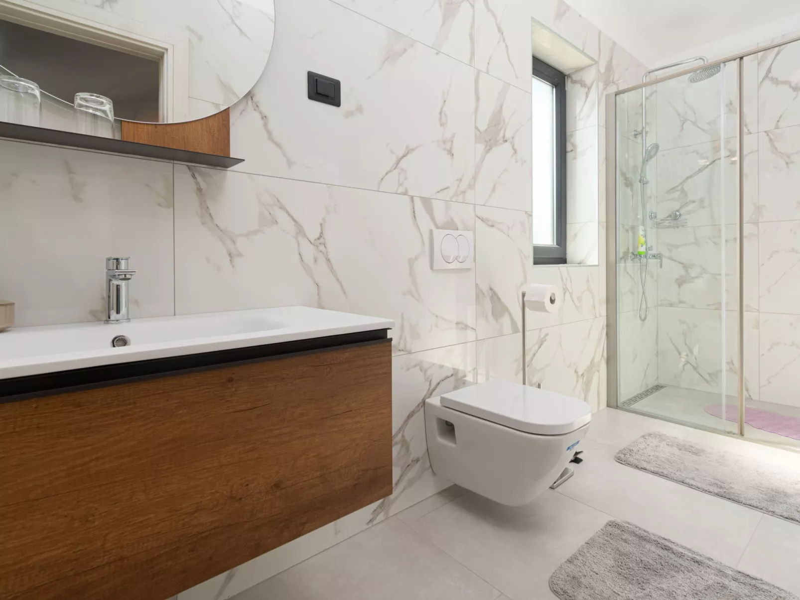 Modern 300m² Villa - King Beds and Leisure Zone