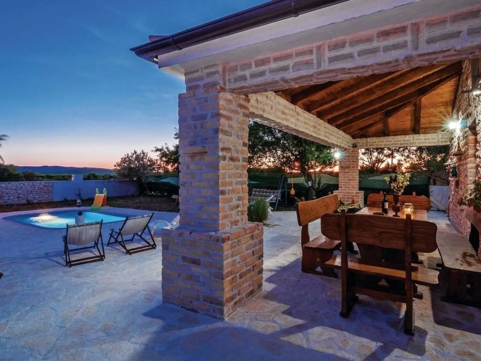 Villa Anita mit Privatpool in Budak-Buiten