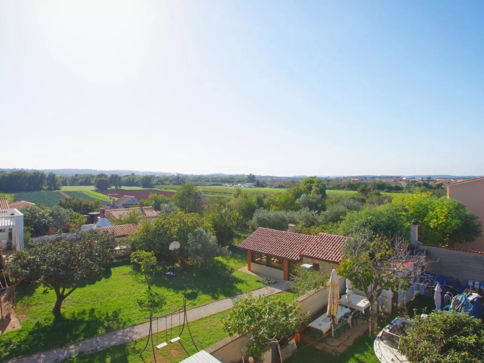 "Krešo" mit Balkon-Buiten