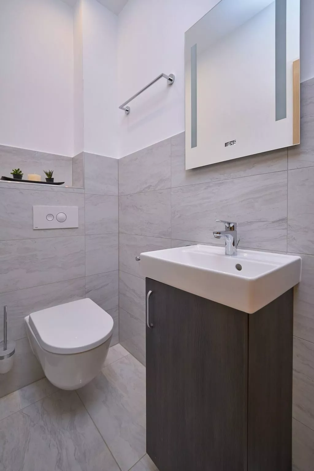 M Ganze Etage in einem geräumigen Haus mit Pool-Binnen