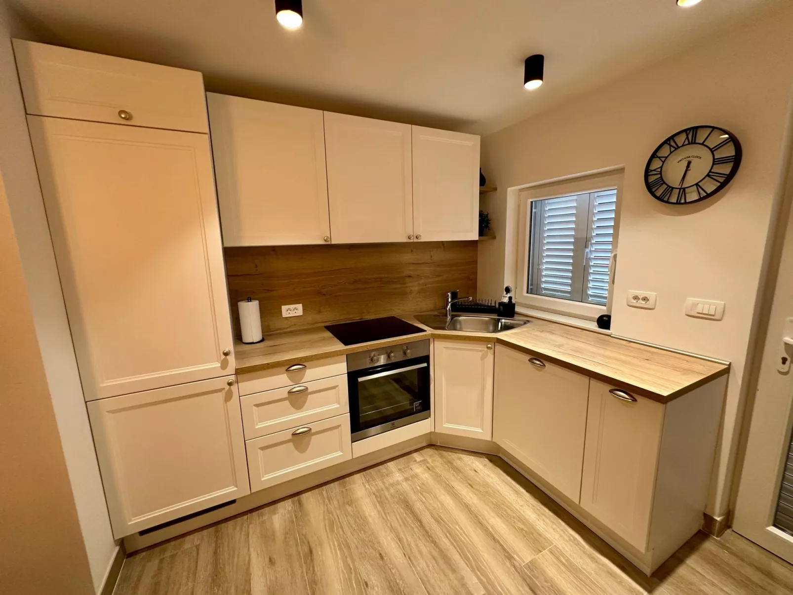 Holiday house Ena-Binnen