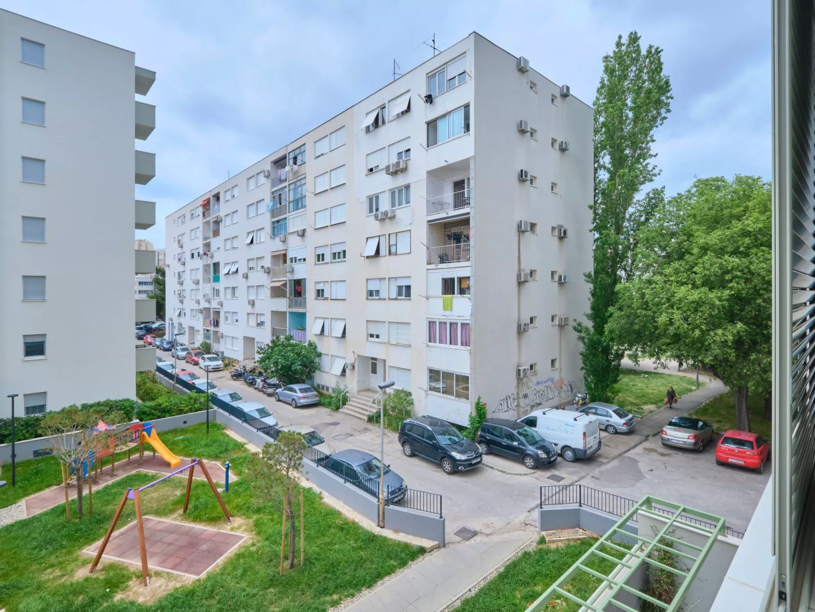 "Splitful Apartment"