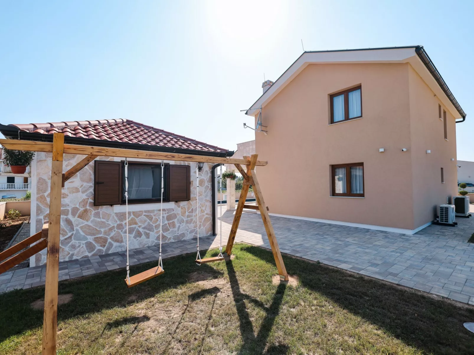 Villa mit beheiztem Pool in der Nähe des Meeres-TA Leut Agency-Buiten