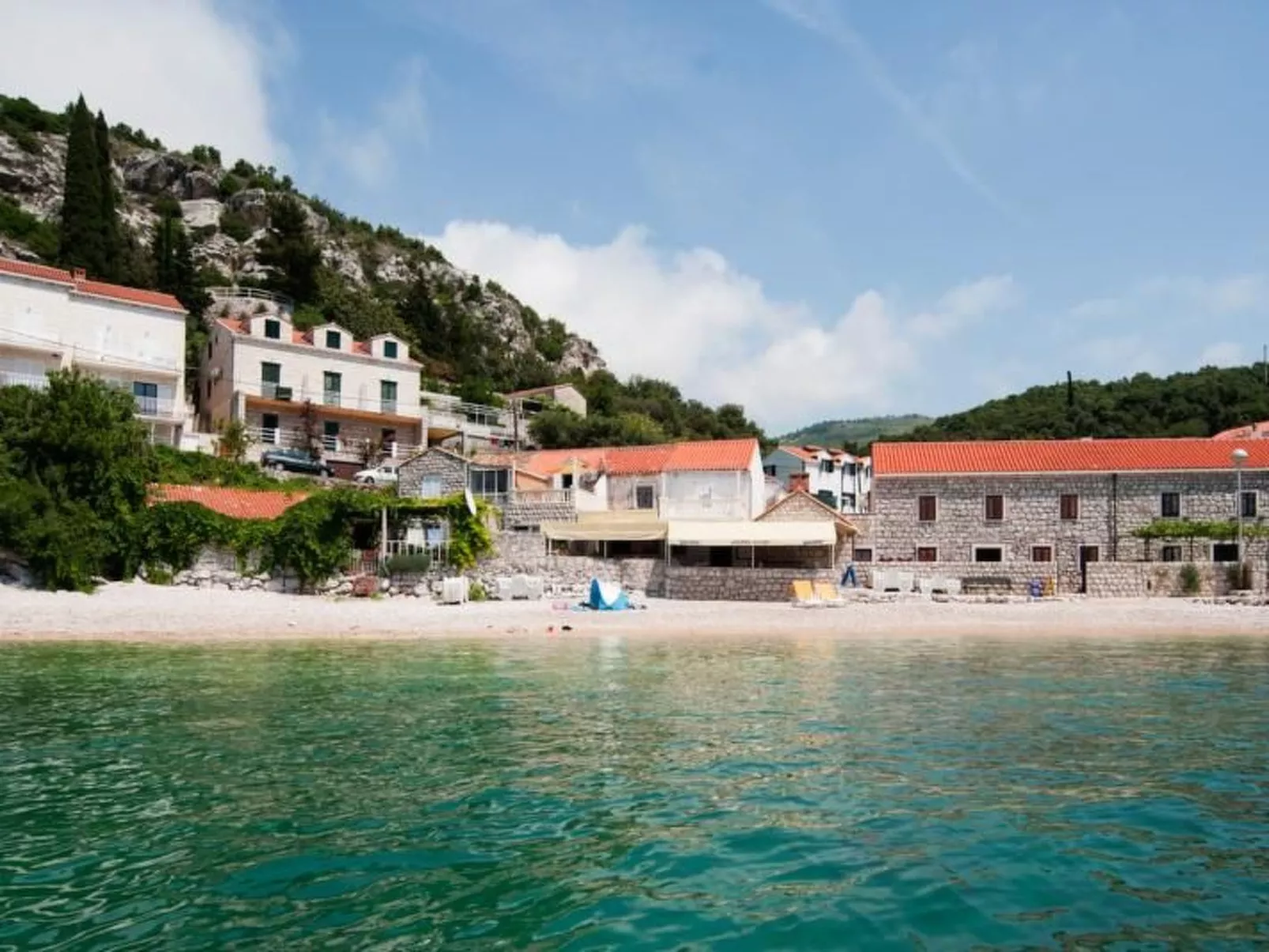 Großes Ferienhaus mit Terrasse und Garten-Buiten