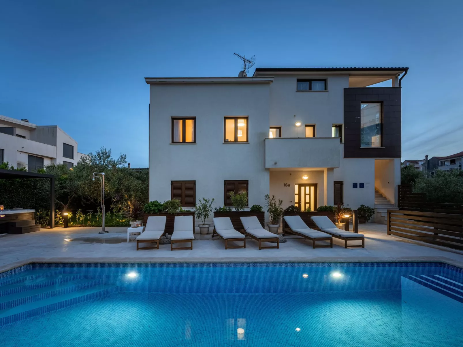 Schönes Appartement Mala 4 mit Pool-Buiten