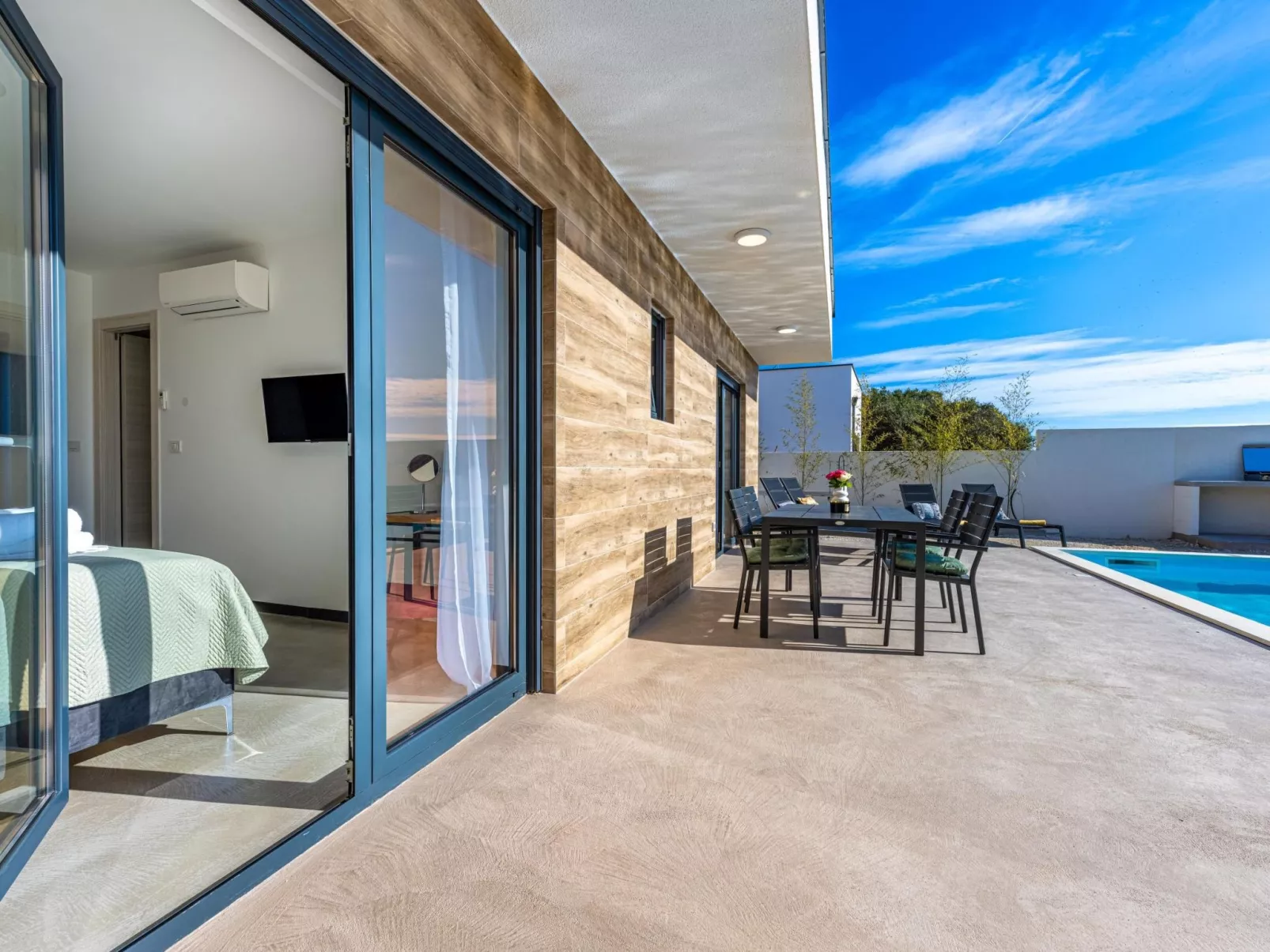 Villa Aura-Image-tags.info