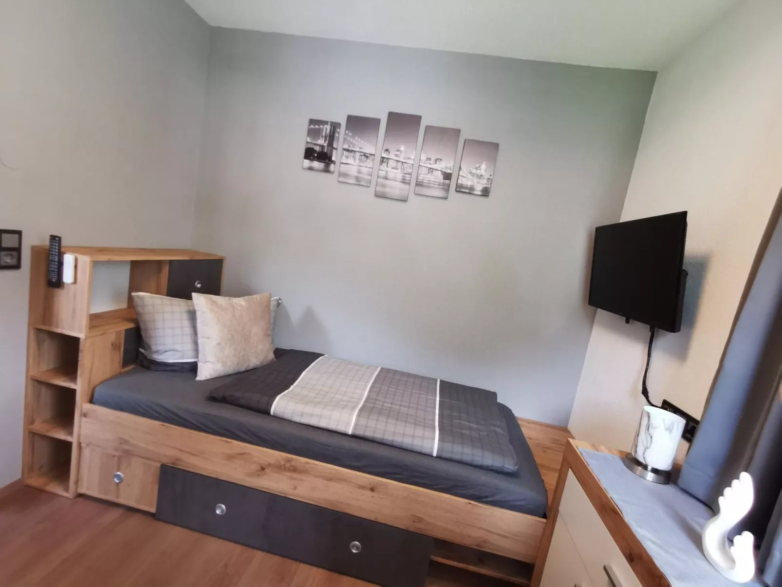 Frischmann Klaudia-Binnen