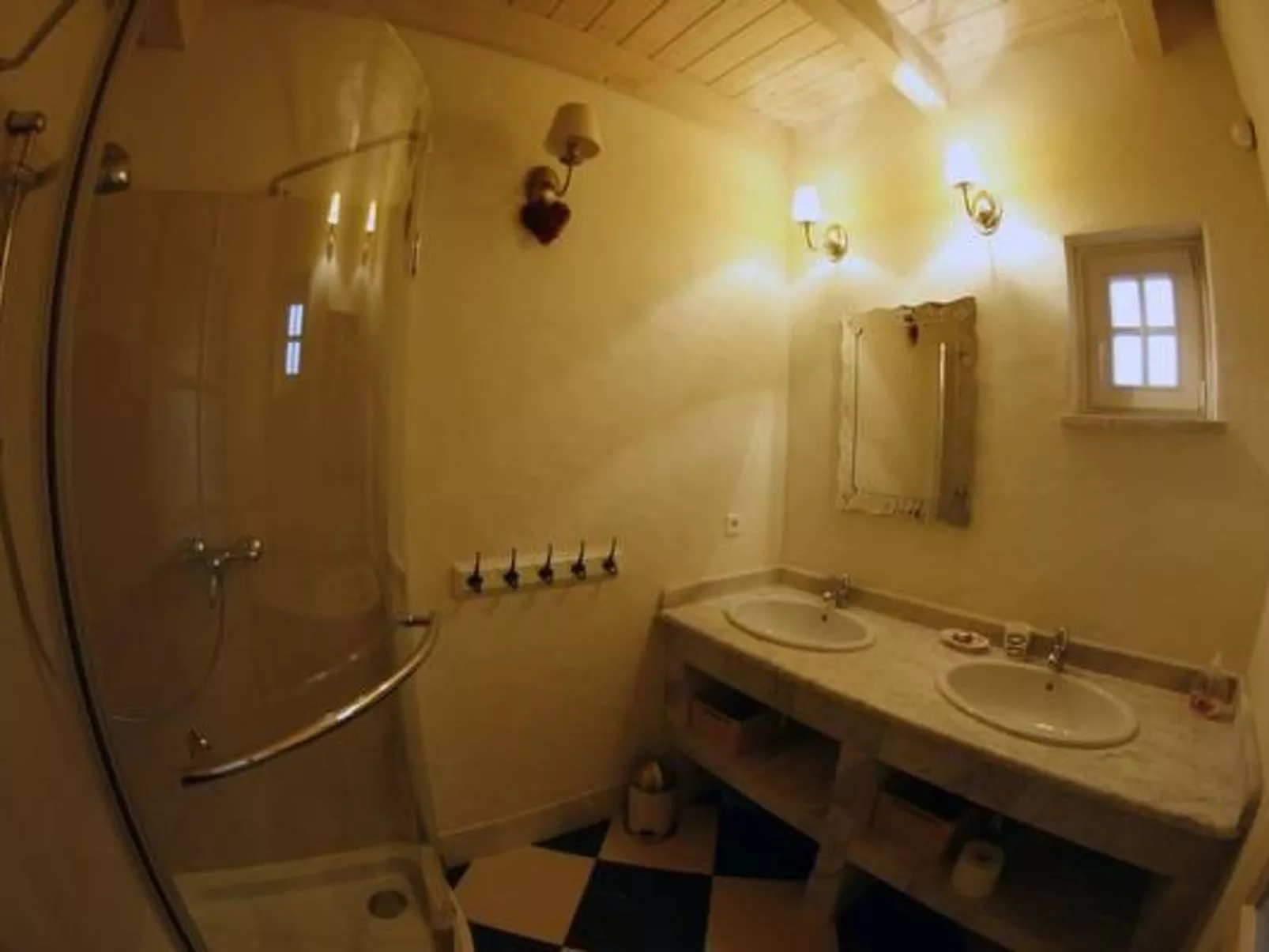 "Sunshine Apartment"