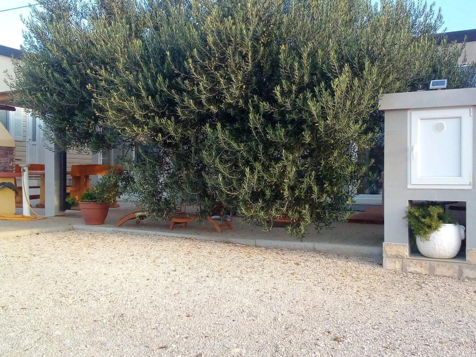 Manora Sucuraj Pool Gästehaus-Buiten