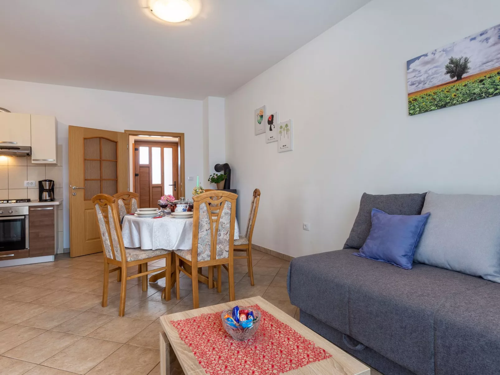 "Villa Mirela" mit Terrasse