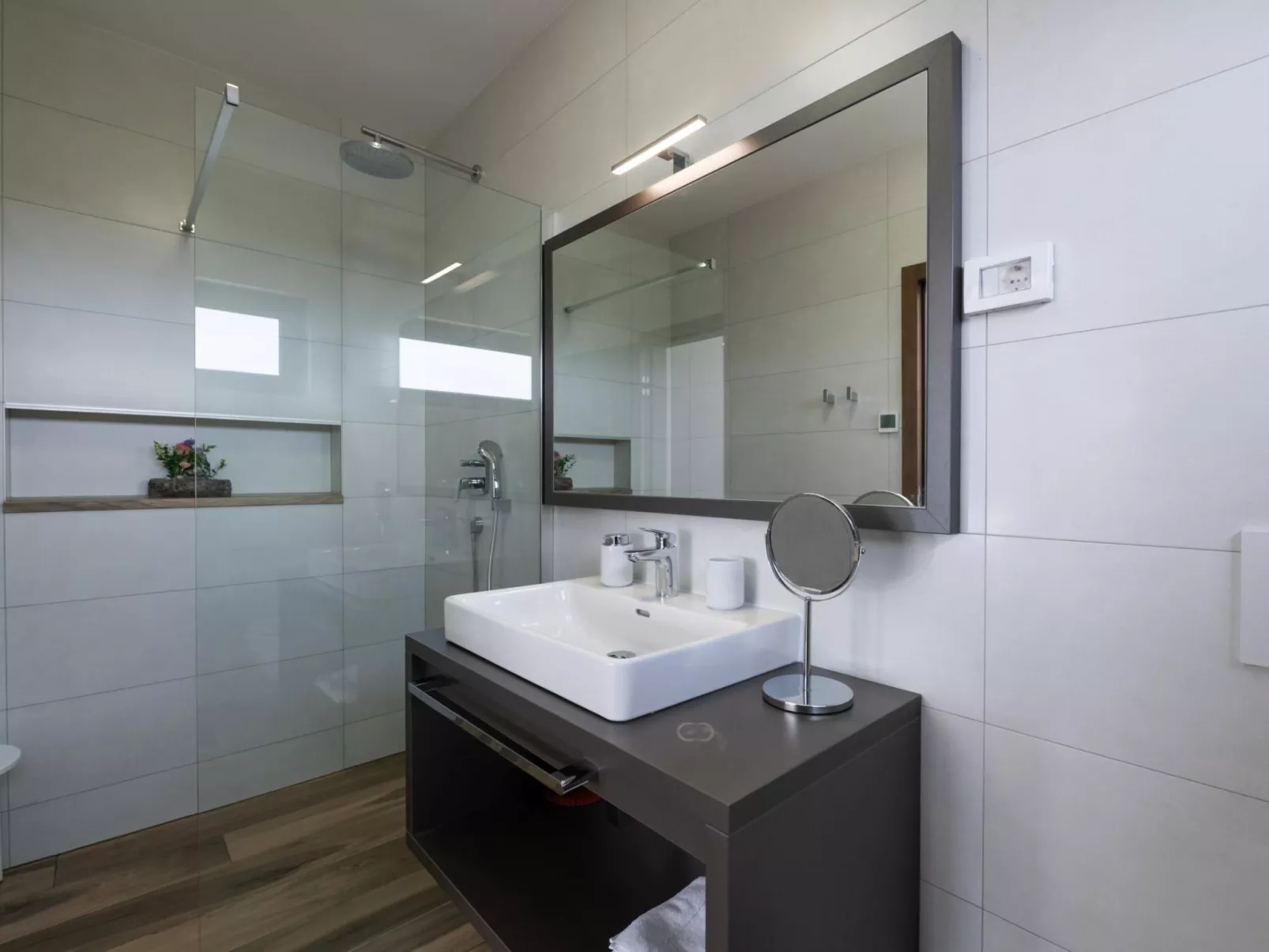 Villa EmMa mit 5 Schlafzimmern und beheiztem Pool-Image-tags.info