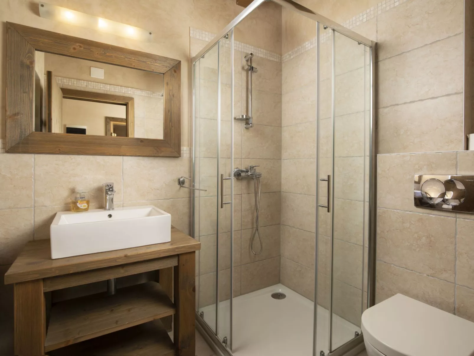 Villa Nocciola mit 6 Schlafzimmern in Meeresnähe