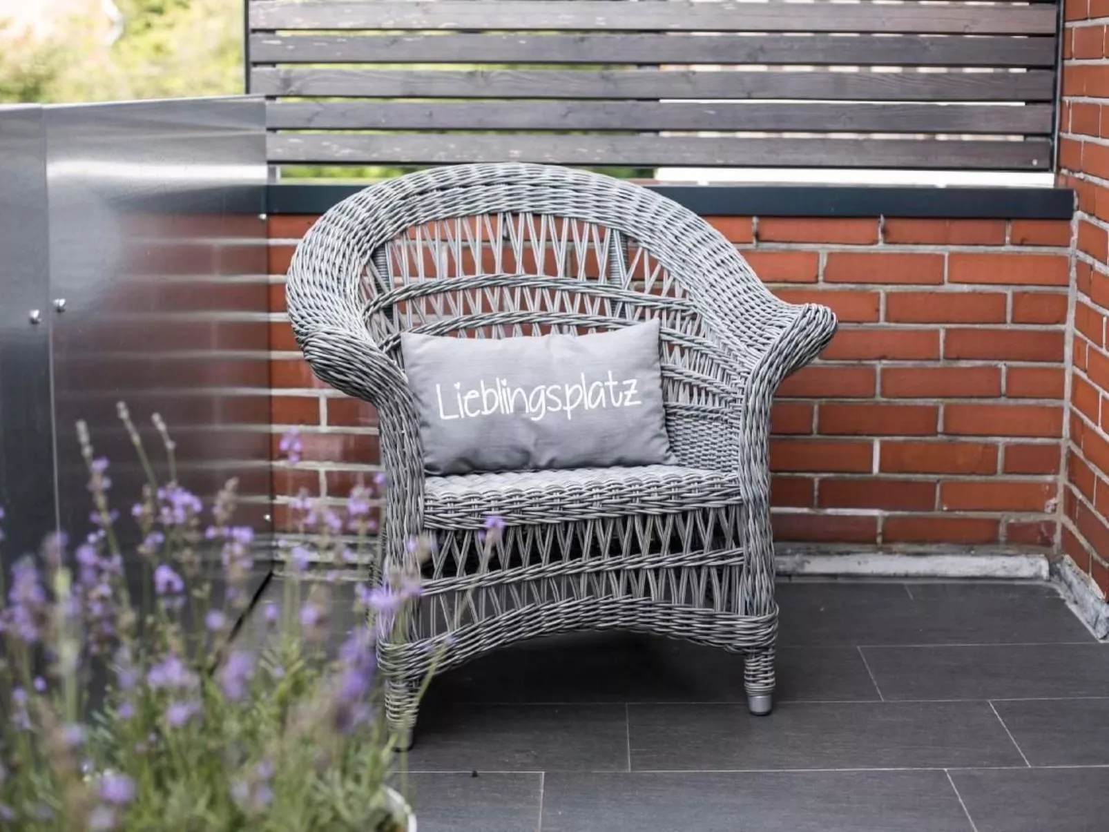 Komfortable Ferienwohnung mit großem Balkon-Buiten