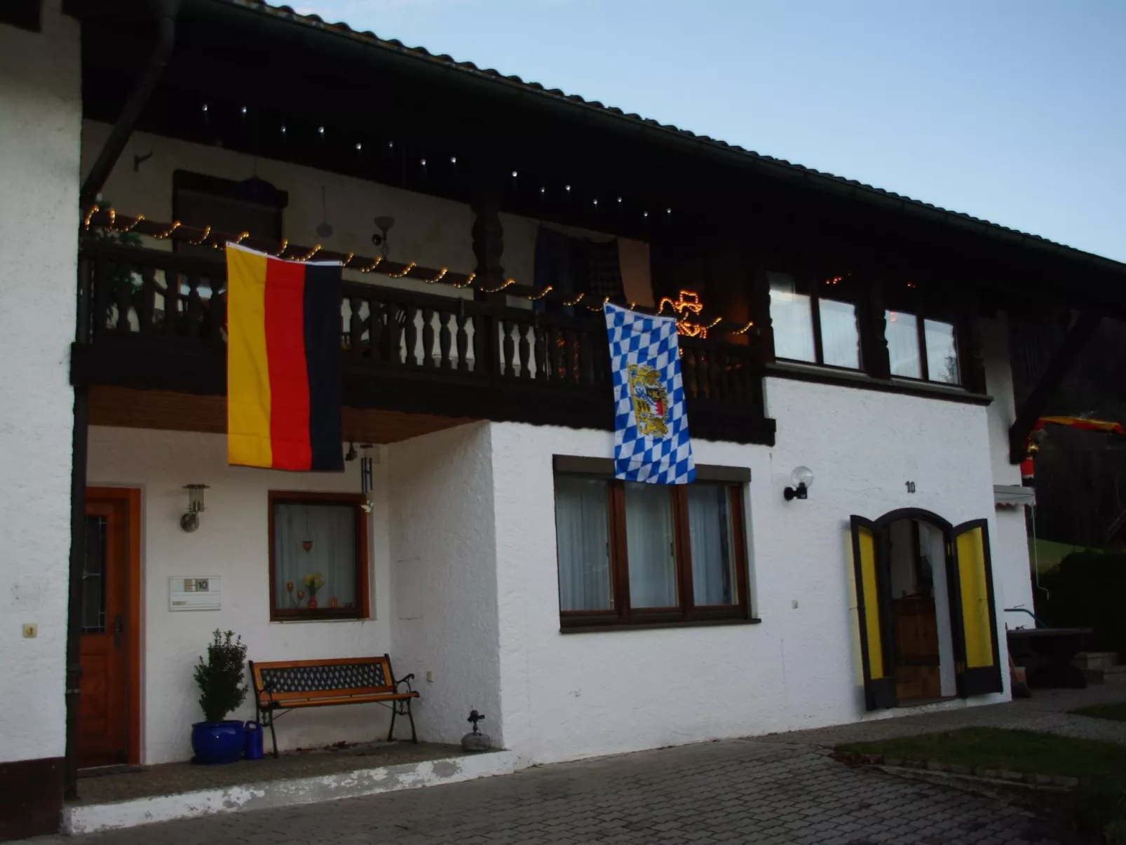 Haus Berggruß-Buiten