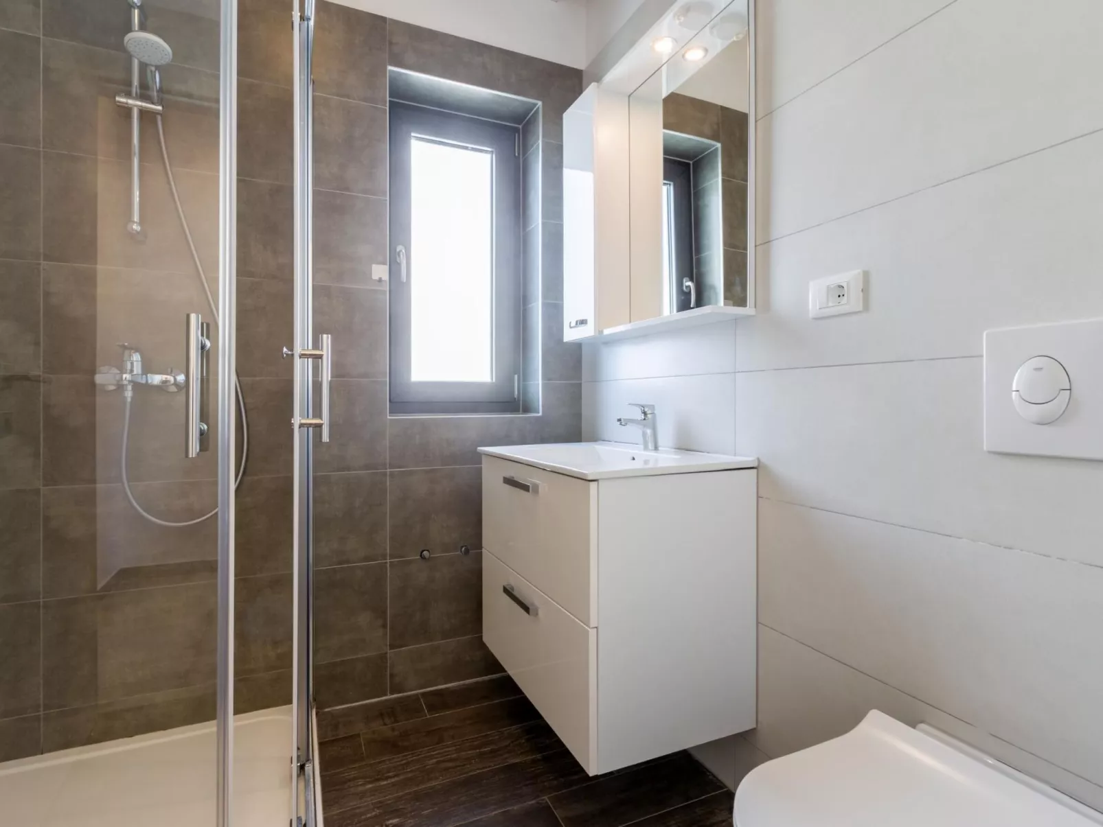 Villa Luna mit Pool, Sauna, Whirlpool, Tennisplatz-Binnen