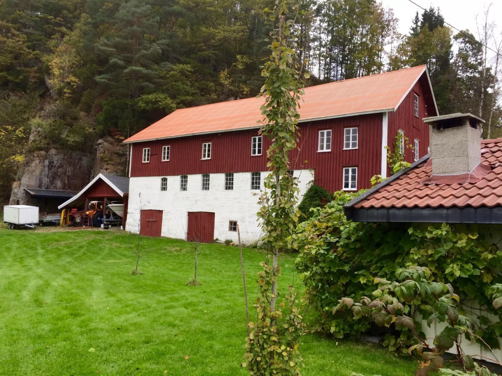 Mit Blick auf das Wasser-Buiten