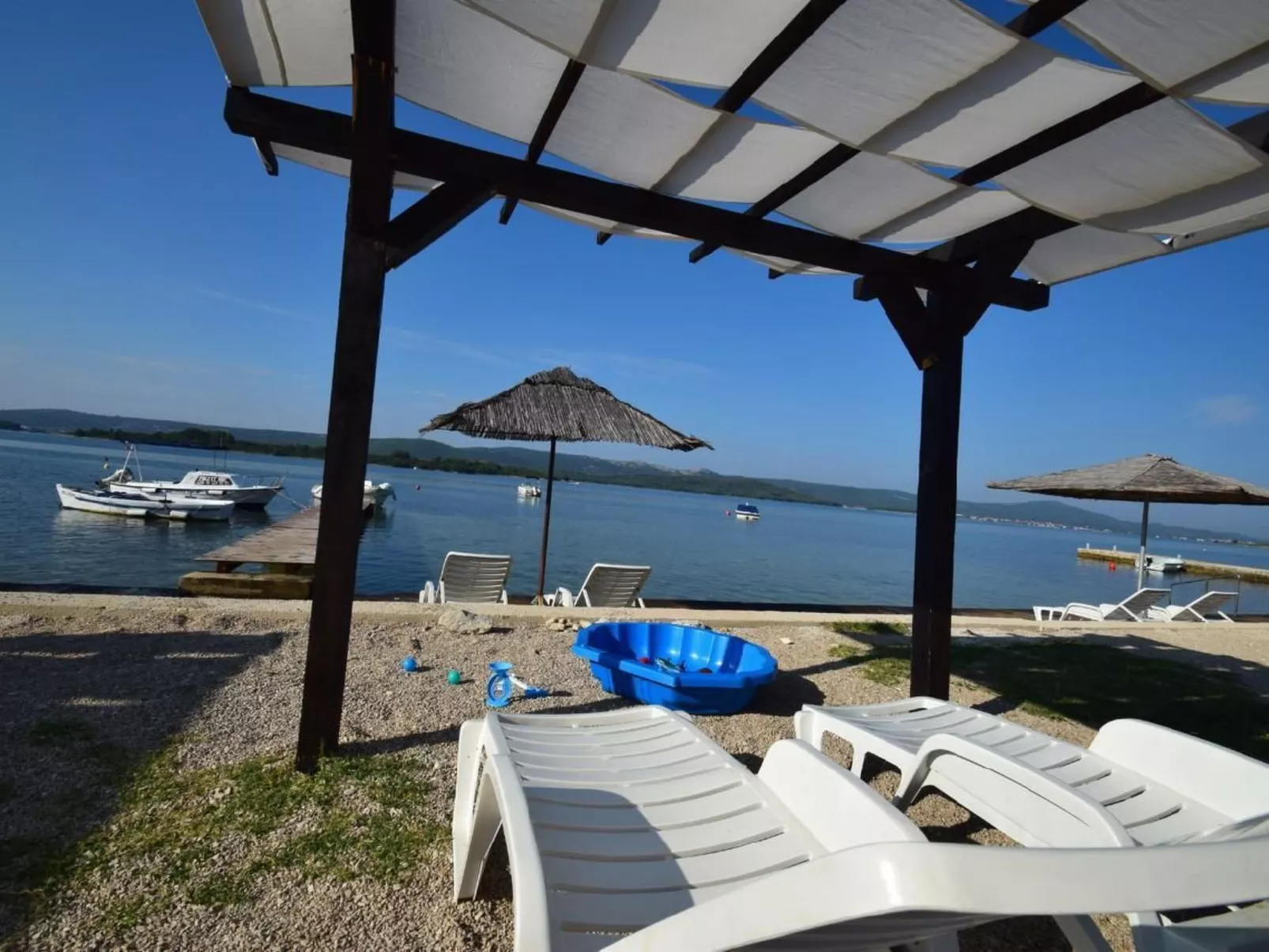 In Turanj mit Grill-Buiten