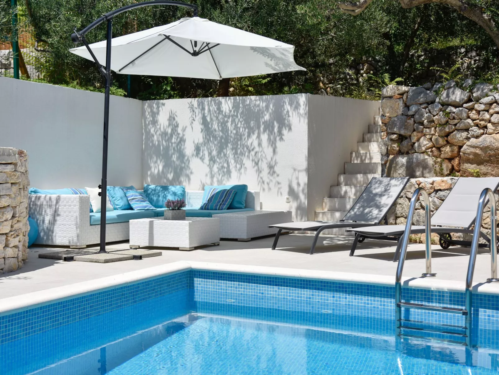 3 Schlafzimmer Villa mit beheiztem Pool und Meerblick-Binnen