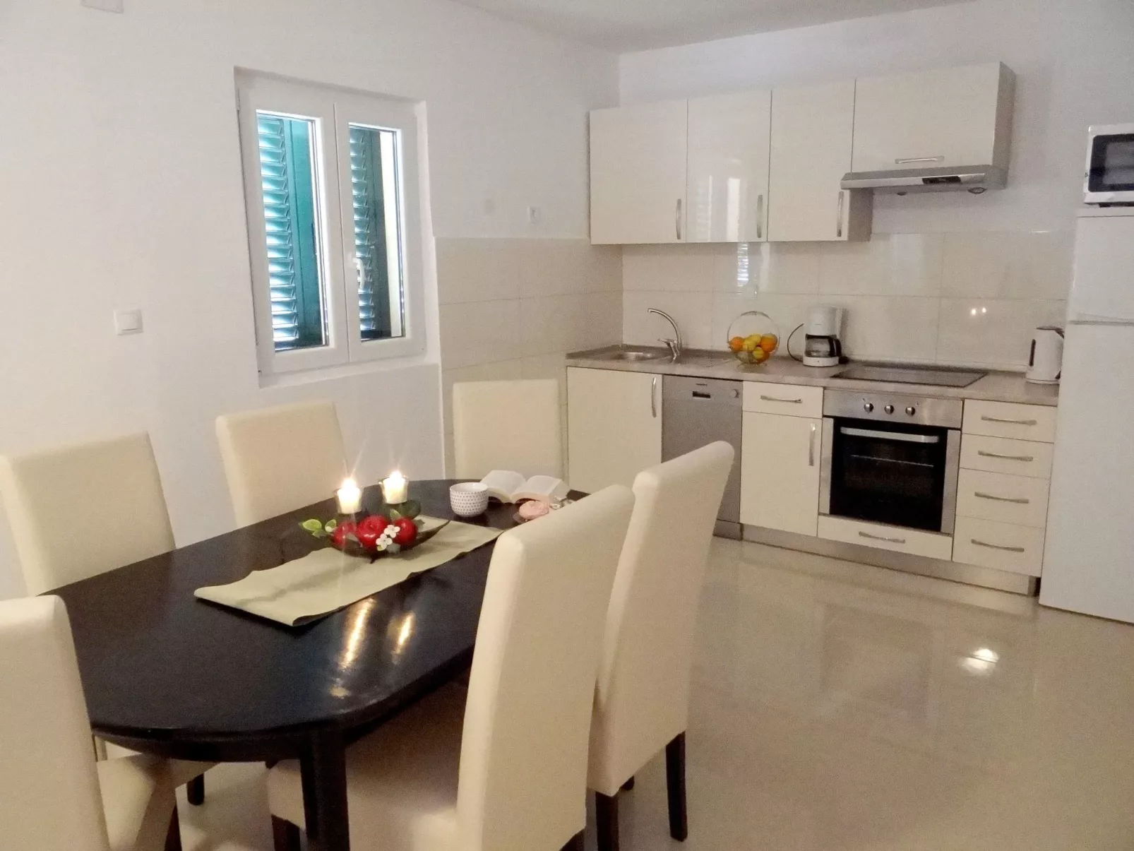 Beheizter Infinity-Pool, Appartement mit Meerblick 2-Binnen