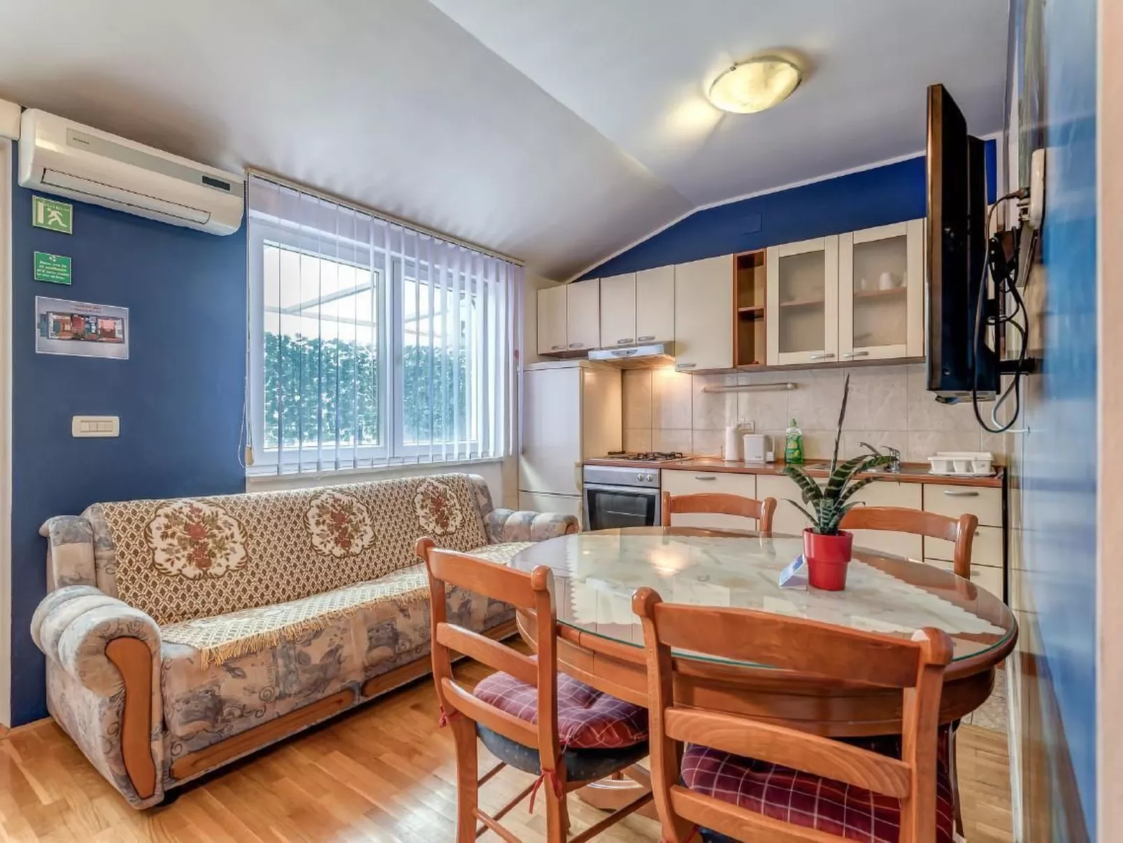 Nette Wohnung in Split mit Terrasse, Gregor von Nin-Nähe