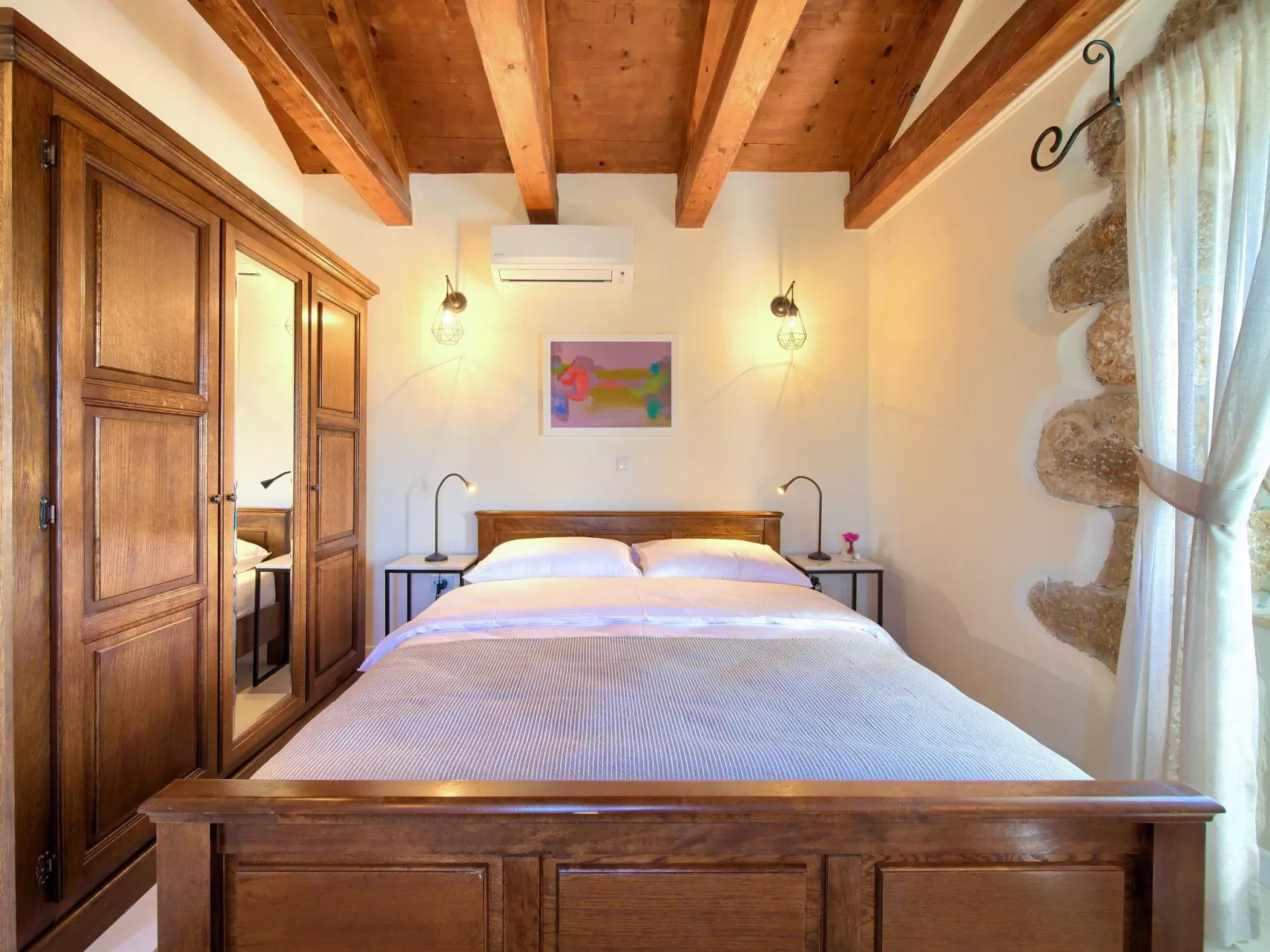 Steinvilla Margaret mit Pool und besonderem Flair