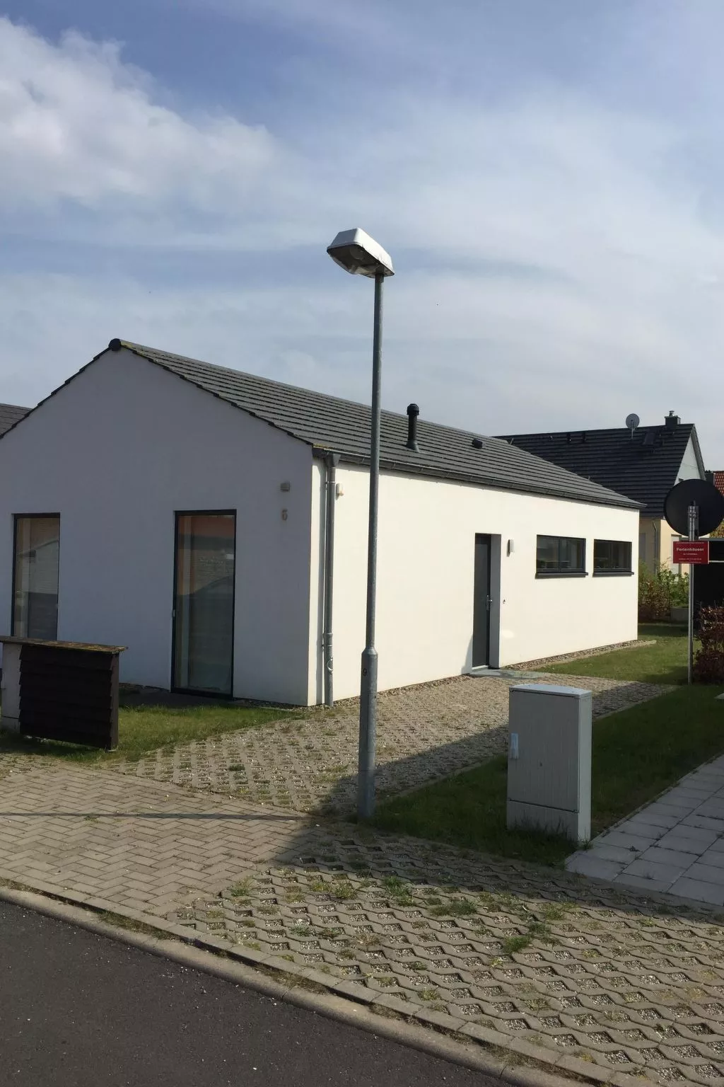 Strandnahes Ferienhaus mit Terrasse und Stellplatz