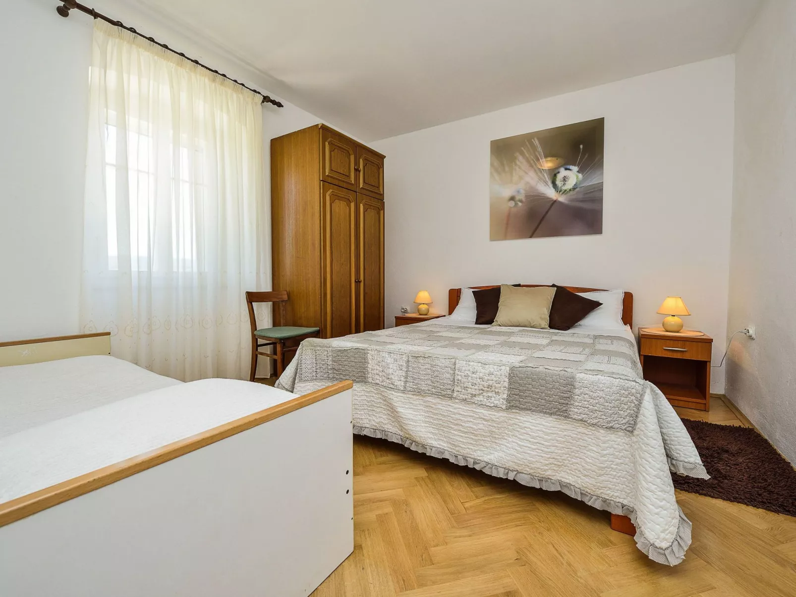 "Sakarun" mit Blick auf das Wasser-Image-tags.info