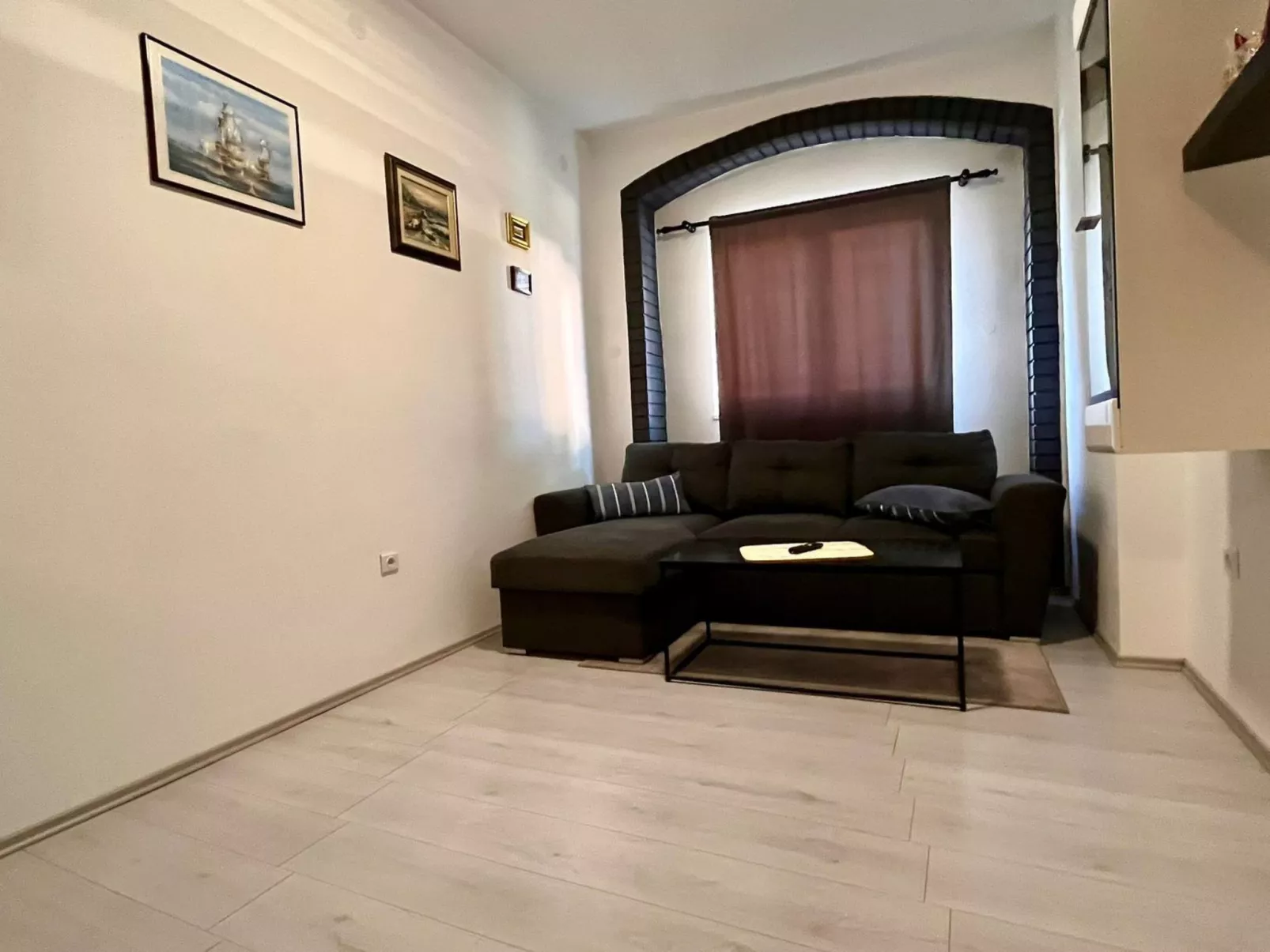 In Pula mit großem Dachbalkon.-Binnen