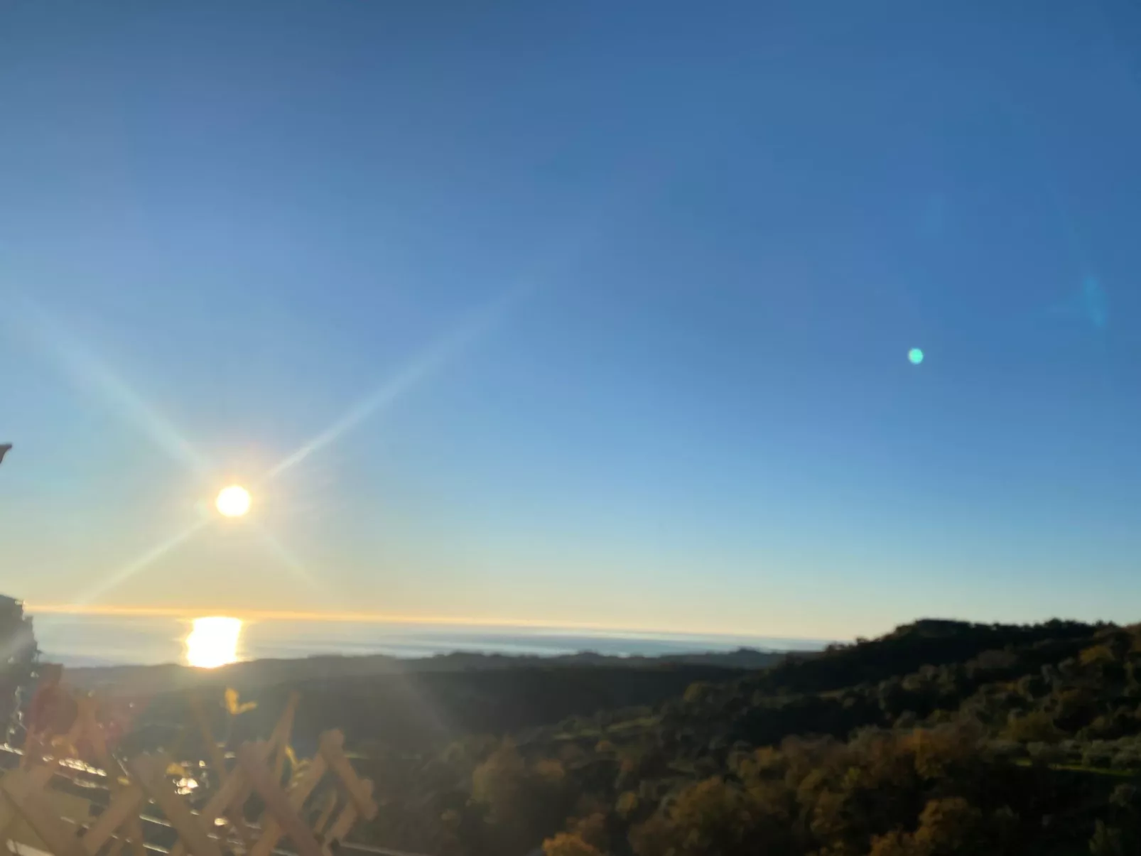 Großes Studio mit Terrasse mit Meerblick-Buiten