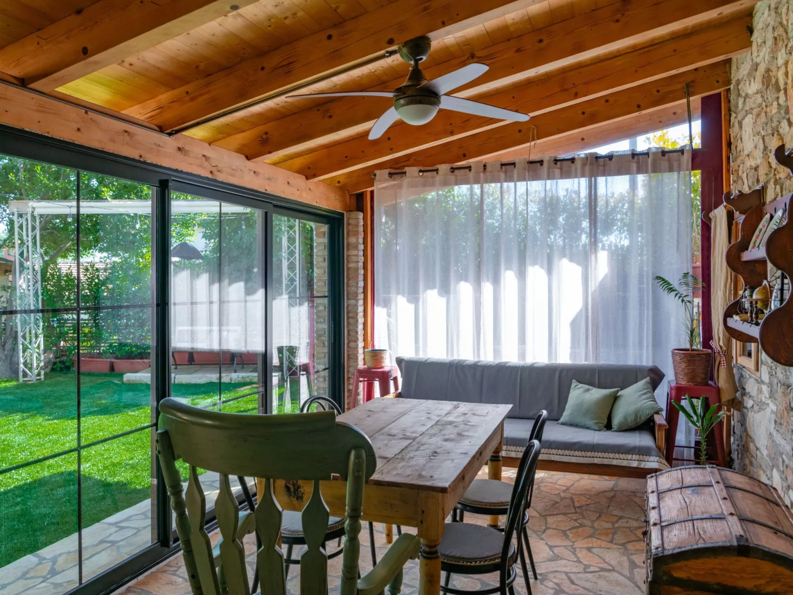 Rustic cozy house Pupy mit private pool und kino