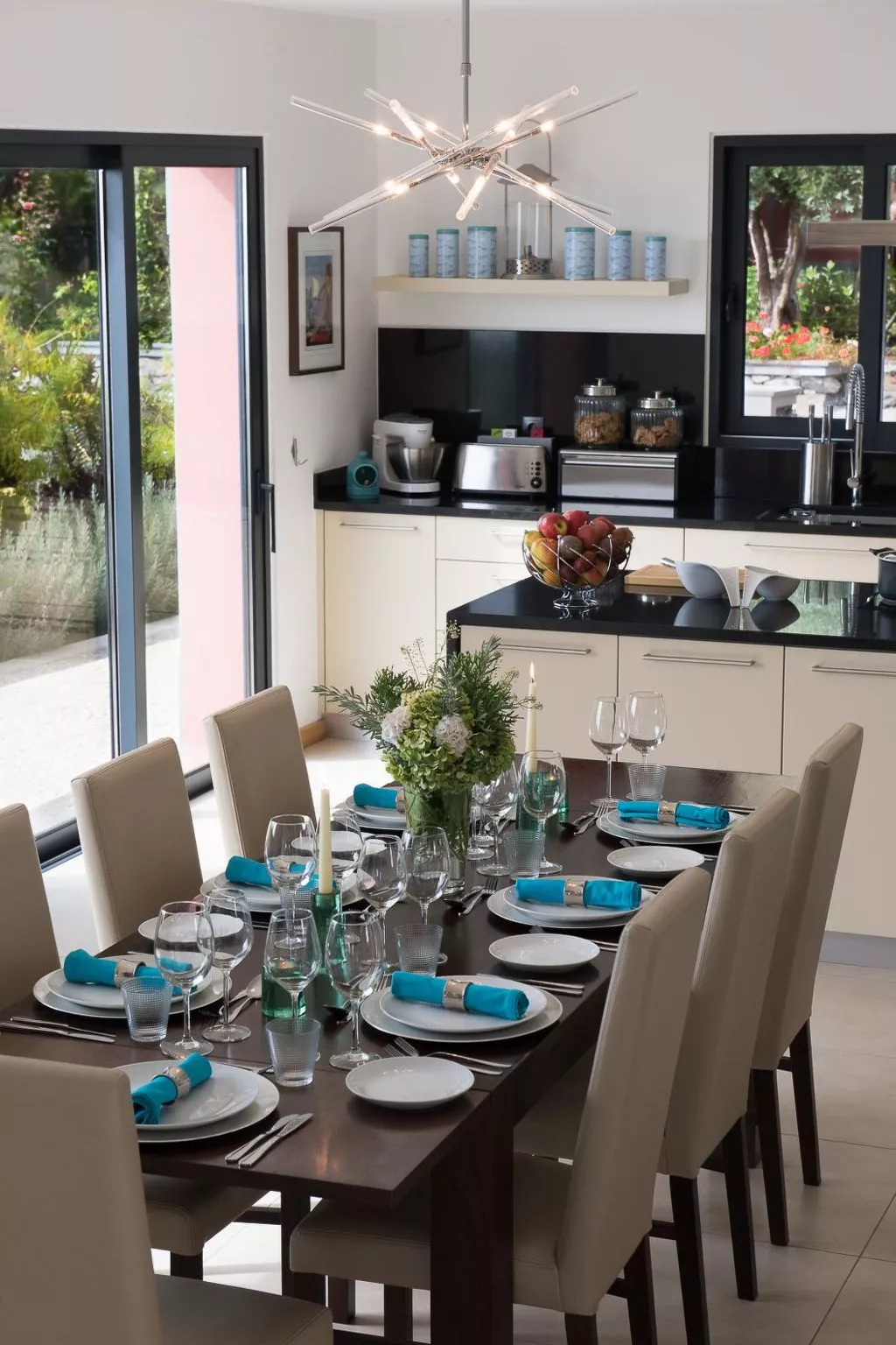 Ferienvilla mit Infinity Pool-Image-tags.info