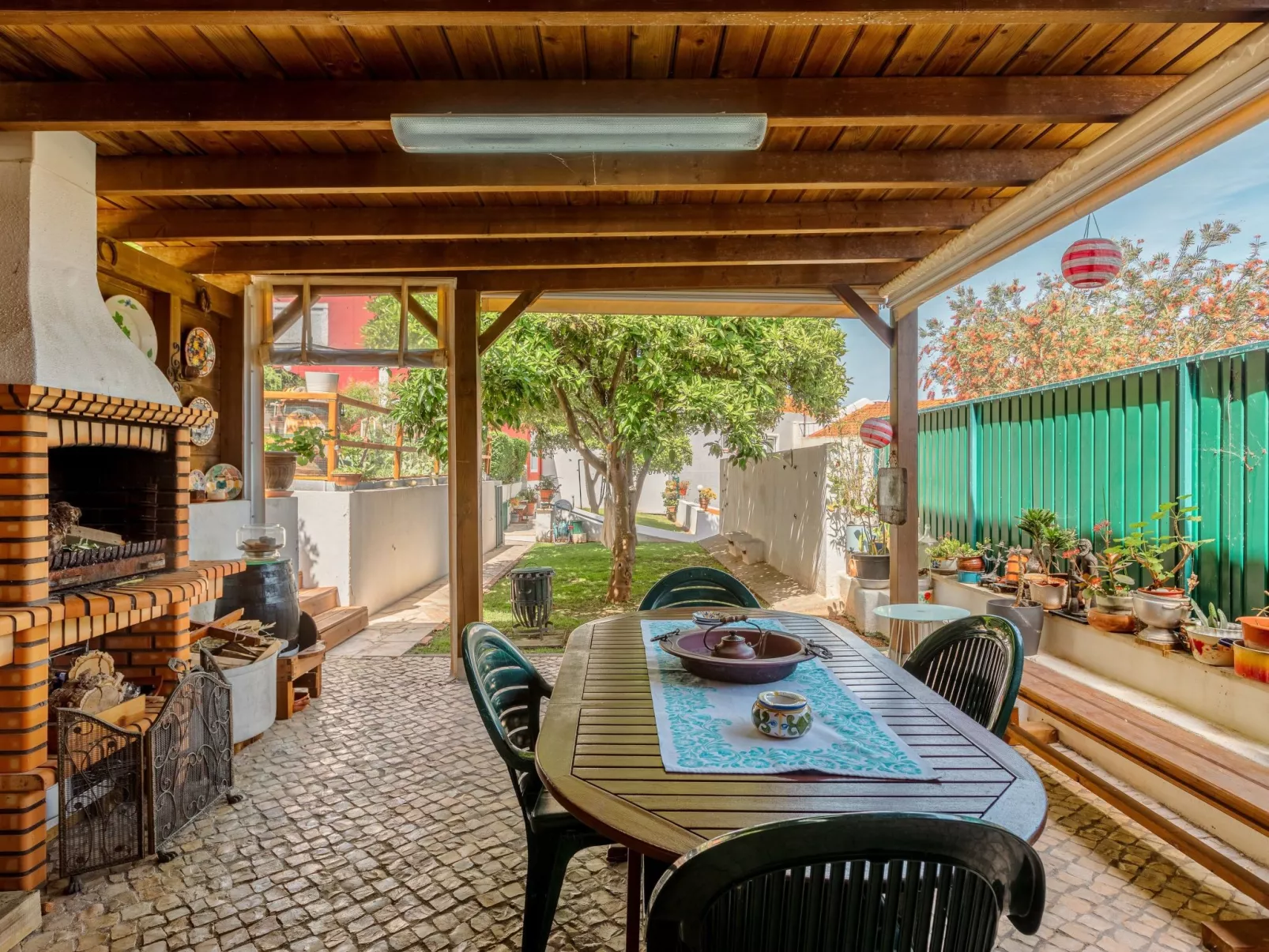 In Algés mit Kleinem gemeinsamem Pool - Buiten